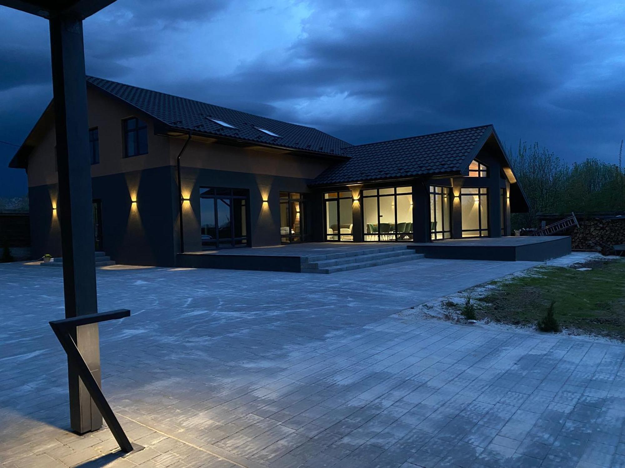 Маєток На Озерах Villa Ispas Exterior foto